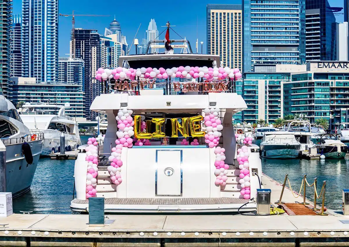 Looking For Venue to Host an Ideal Boat Party? What's better than a Luxury Yacht Rental in Dubai?