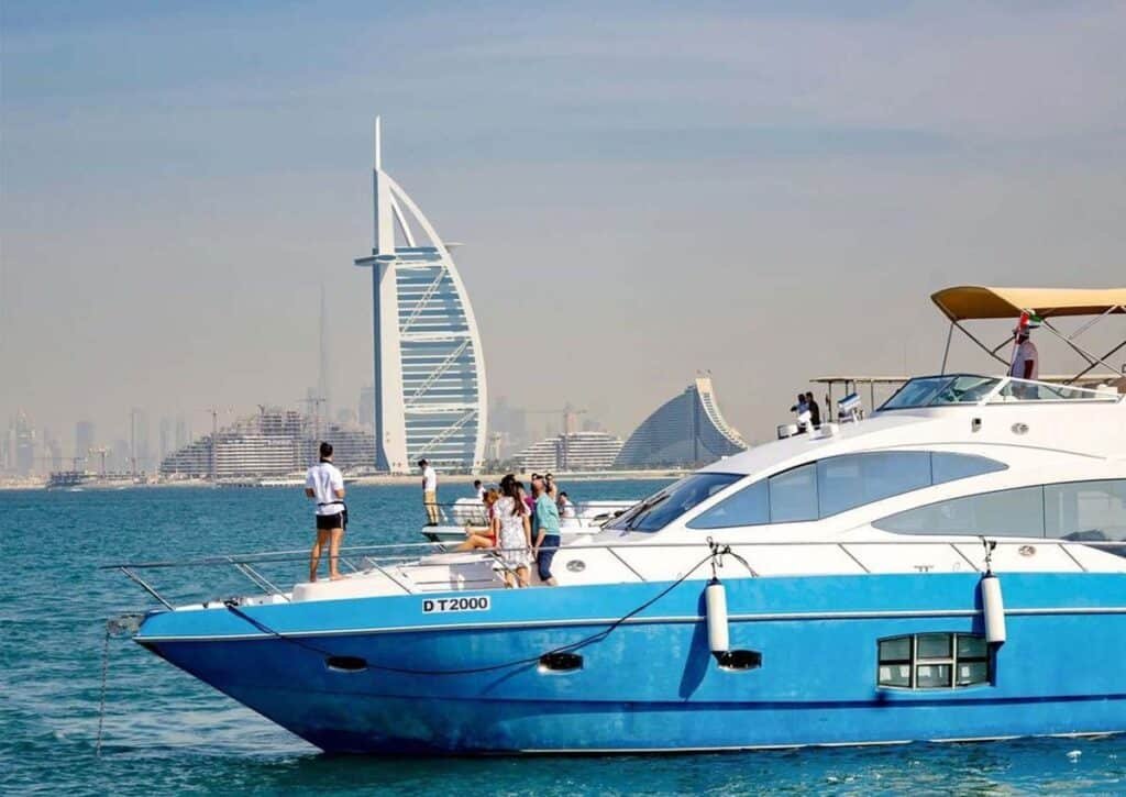 Places you must explore with a yacht rental Dubai