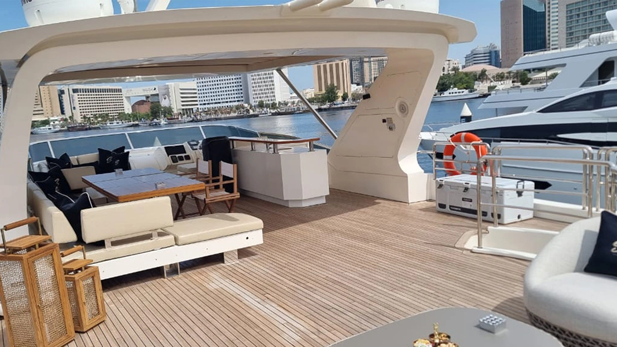 Azimut-88ft-2