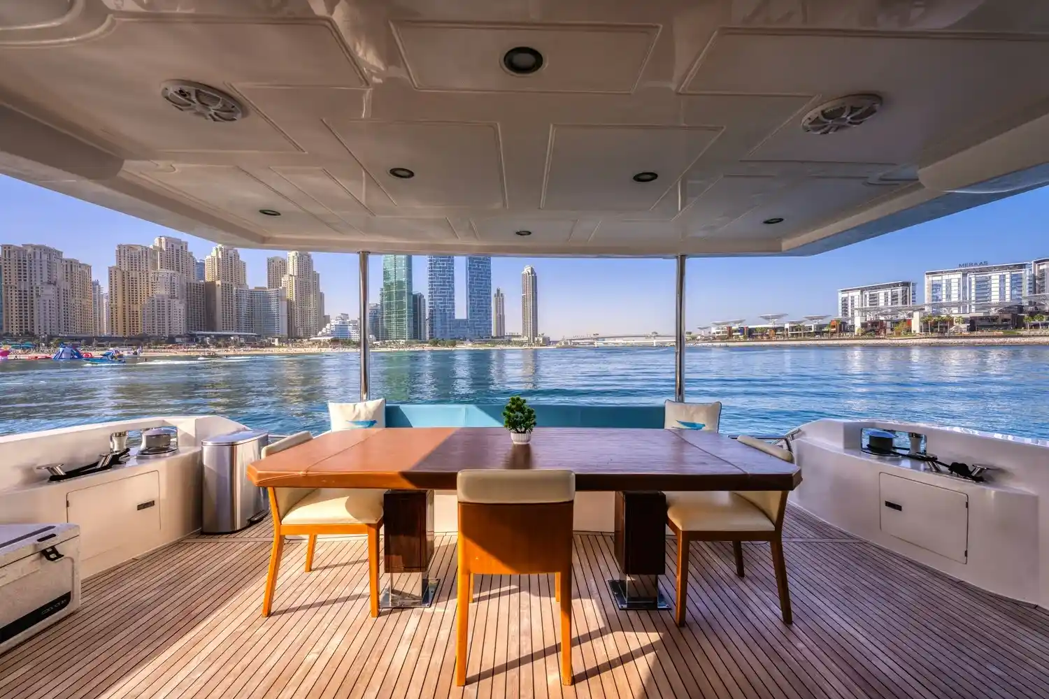 NewYear-yacht-77ft-rental-dubai