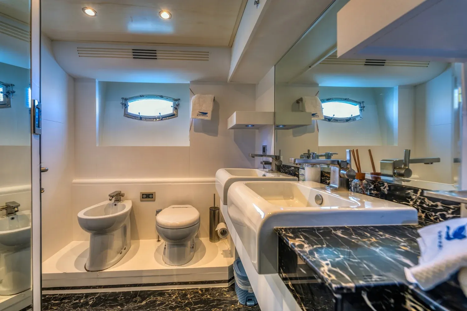 NewYear-yacht-77ft-rental-dubai