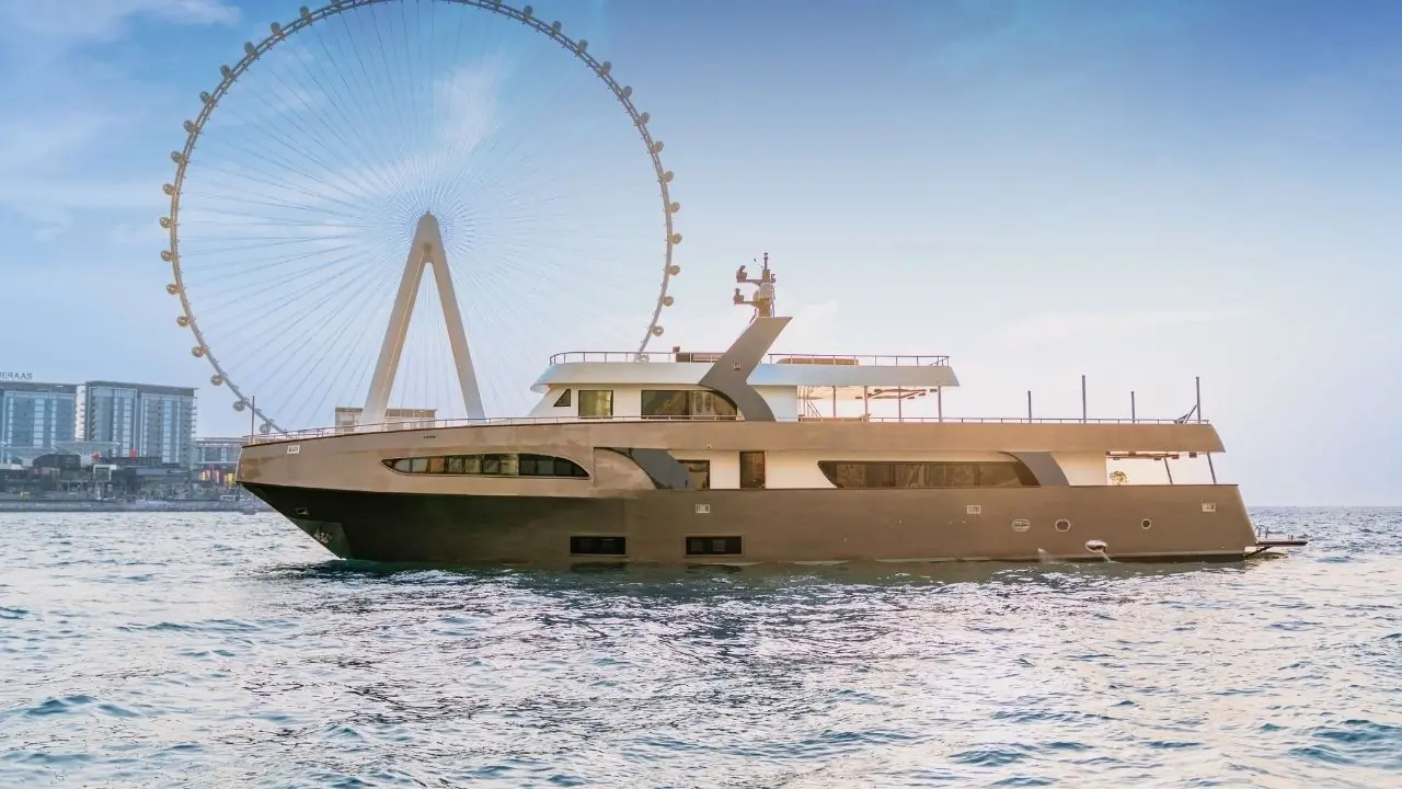 Celestia-151ft-4