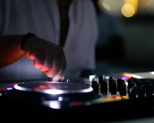 DJ-Yacht